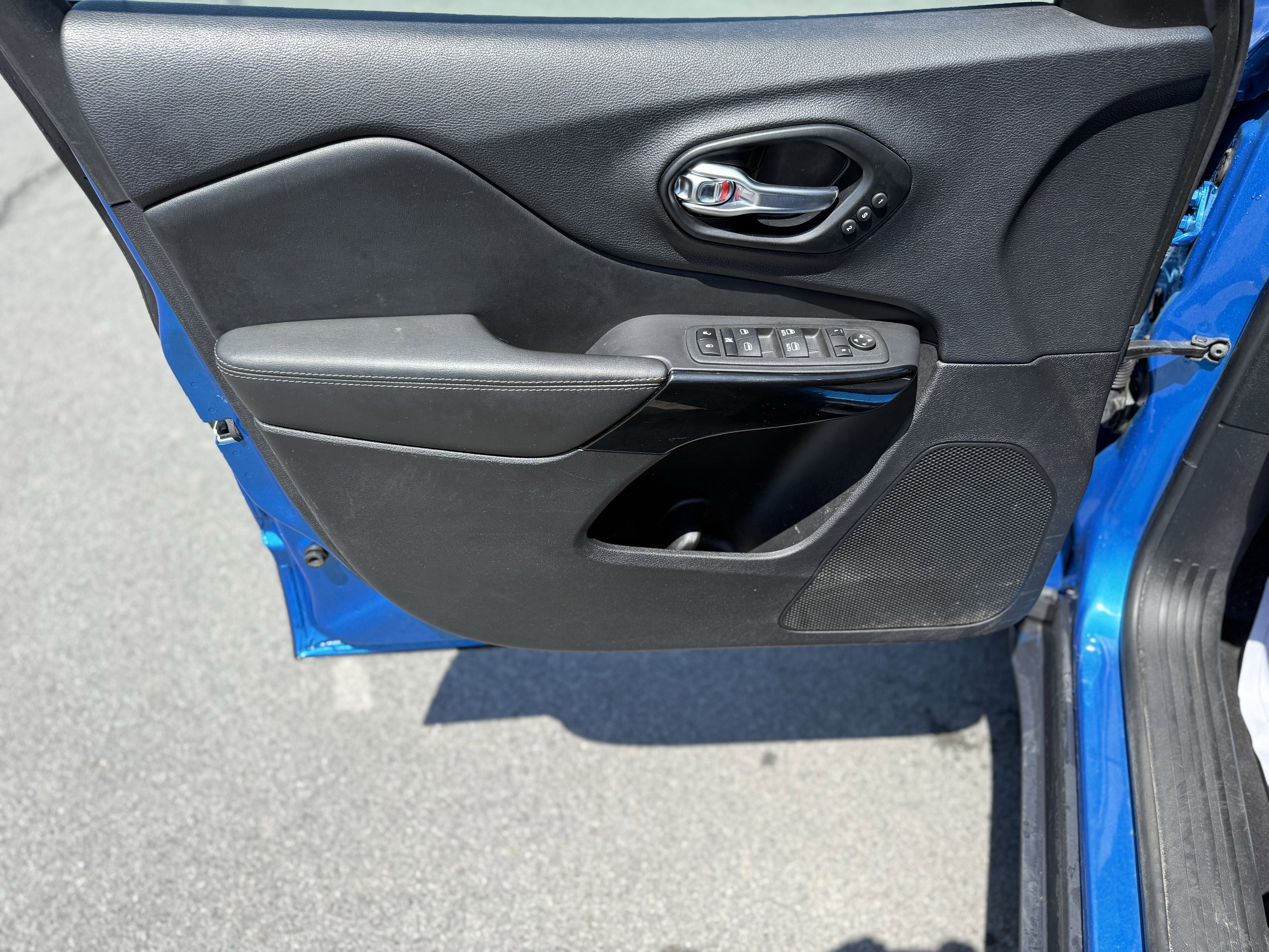 2023 Jeep Cherokee Altitude