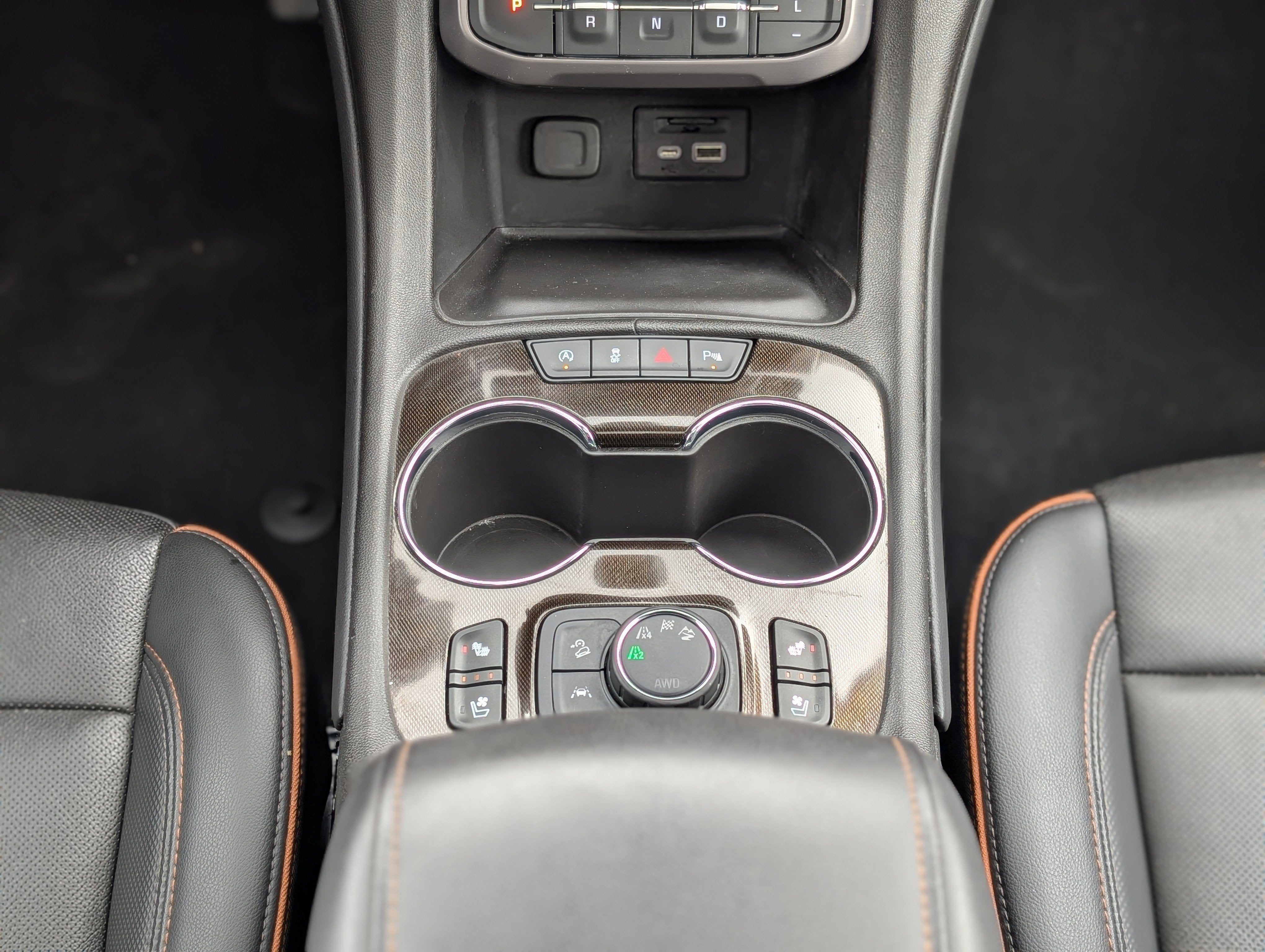 2023 GMC Acadia AT4