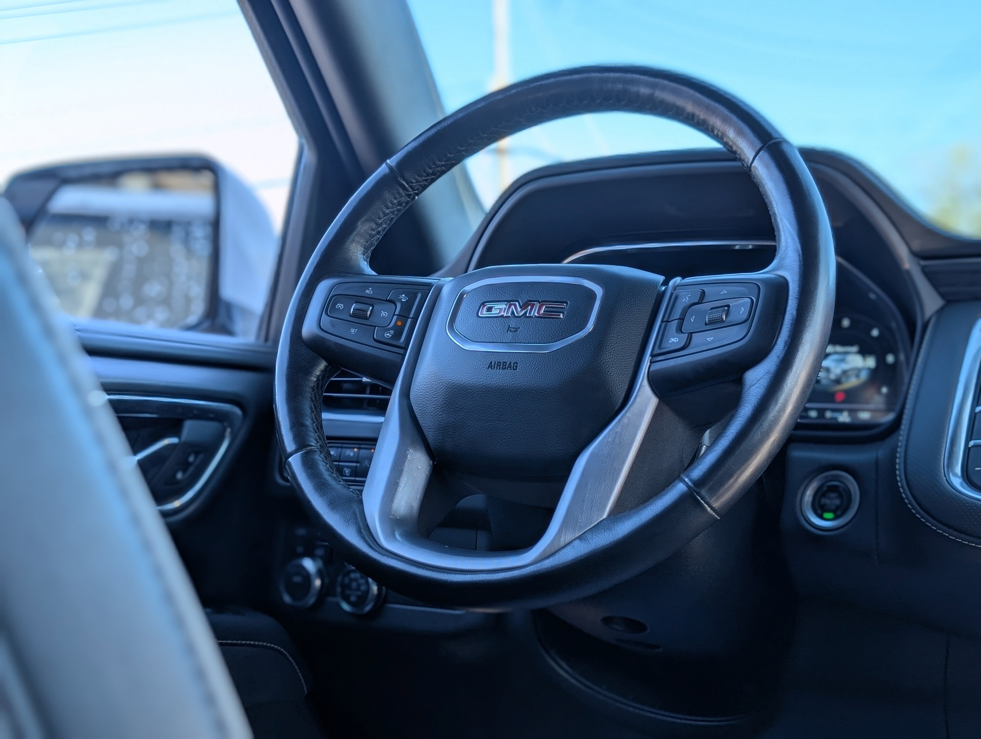 2022 GMC Yukon XL SLT