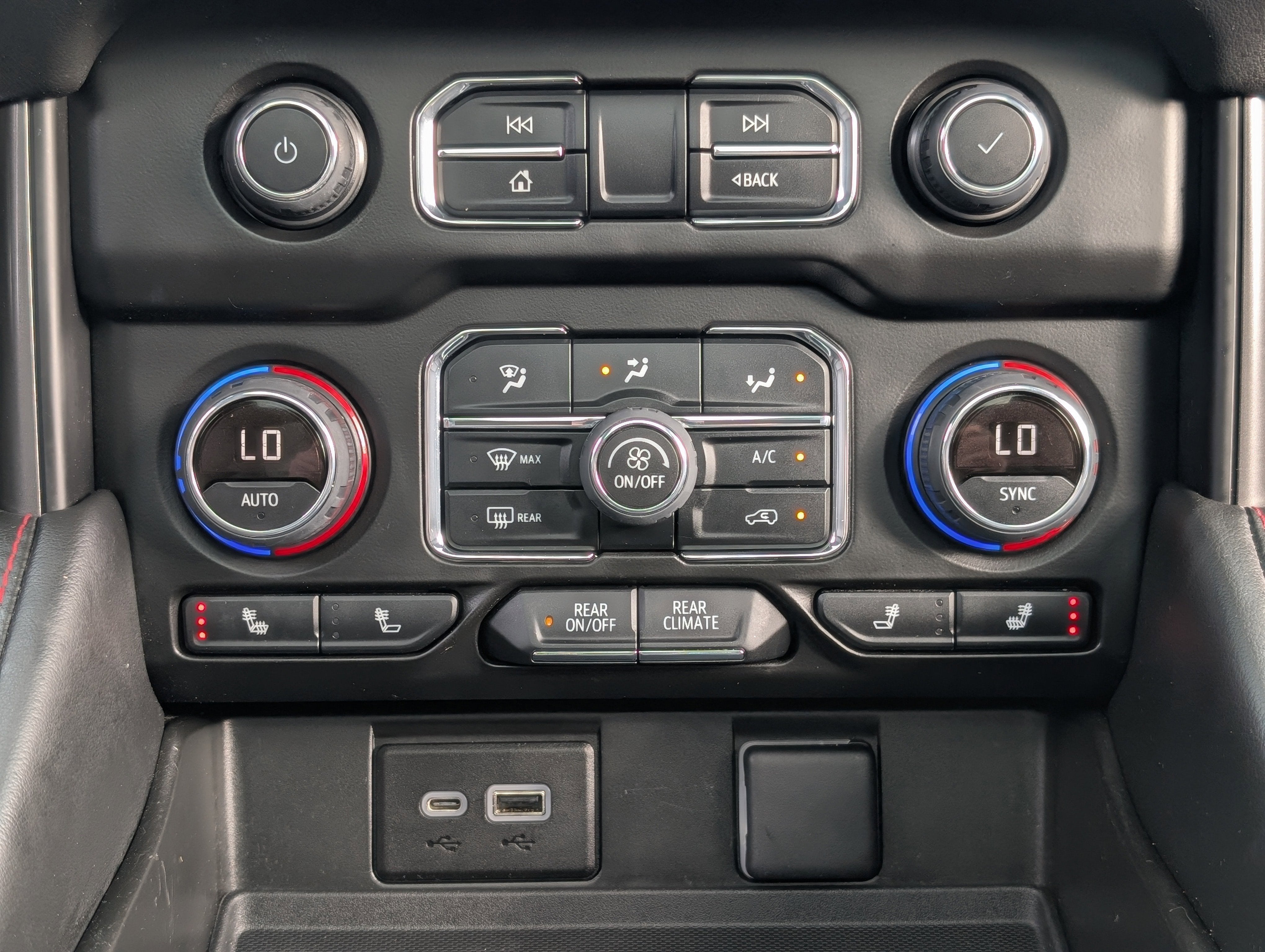 2022 Chevrolet Suburban RST