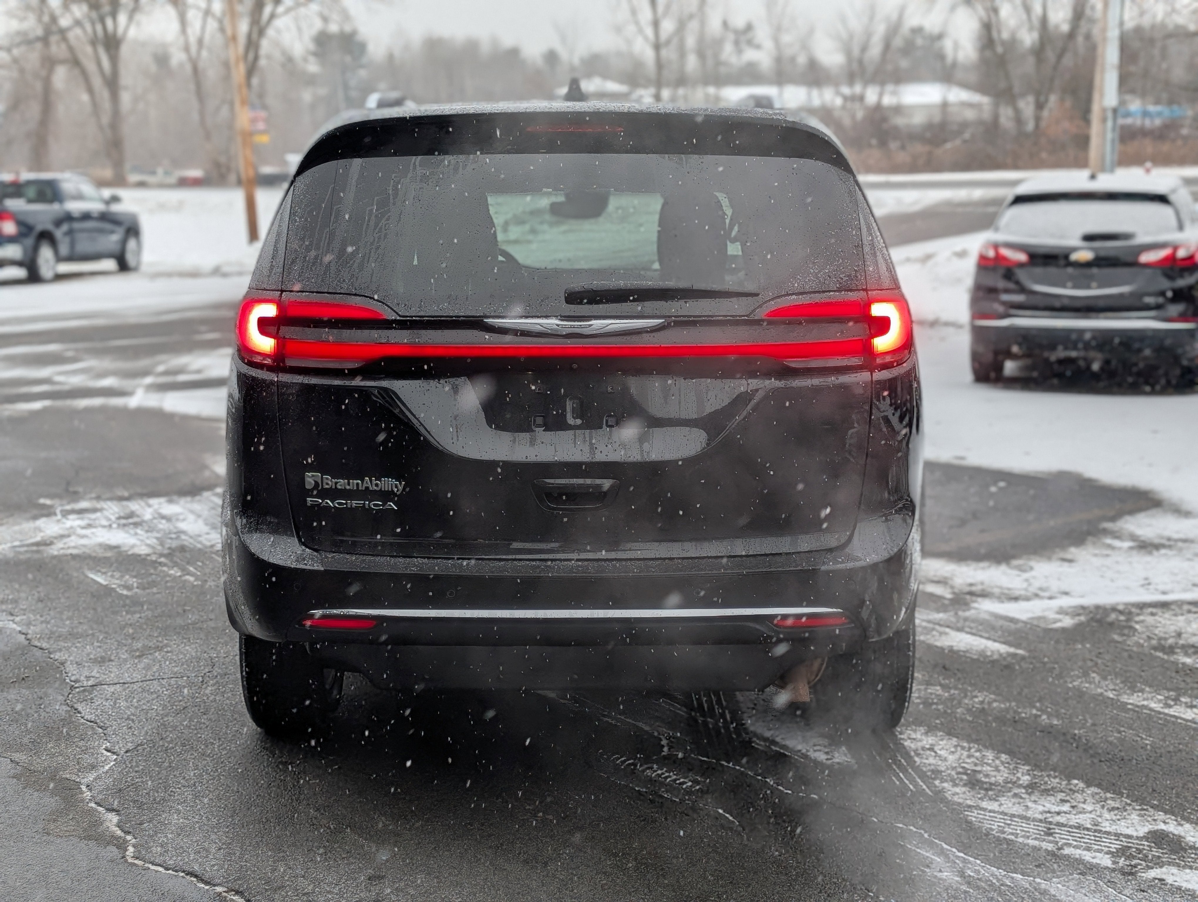 2021 Chrysler Pacifica Touring L Handicap Equipped