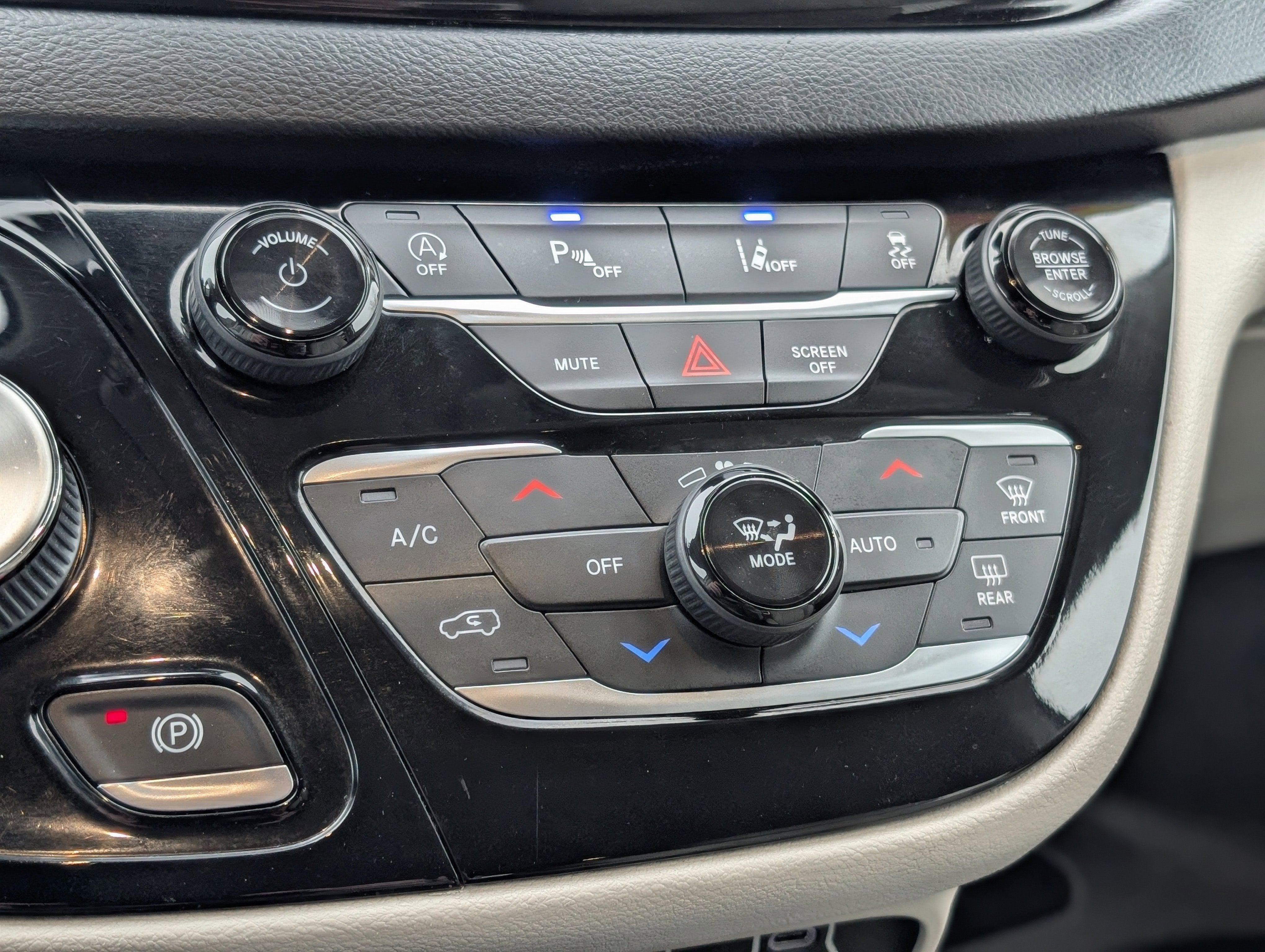 2021 Chrysler Pacifica Touring L Handicap Equipped