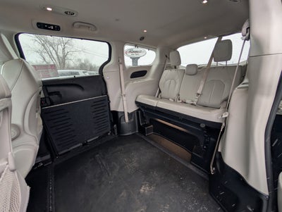 2021 Chrysler Pacifica Touring L Handicap Equipped