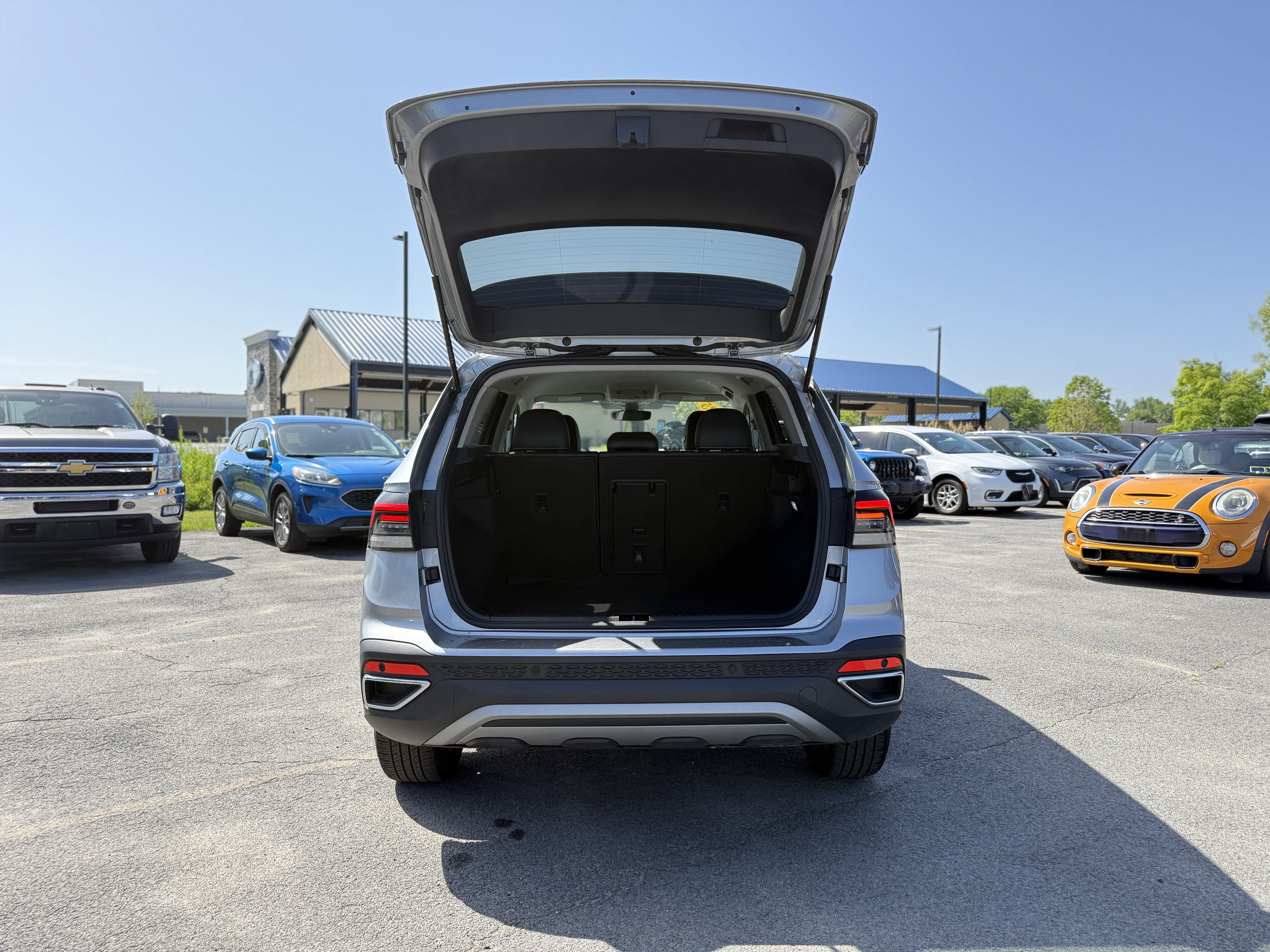 2025 Volkswagen Taos 1.5T SE