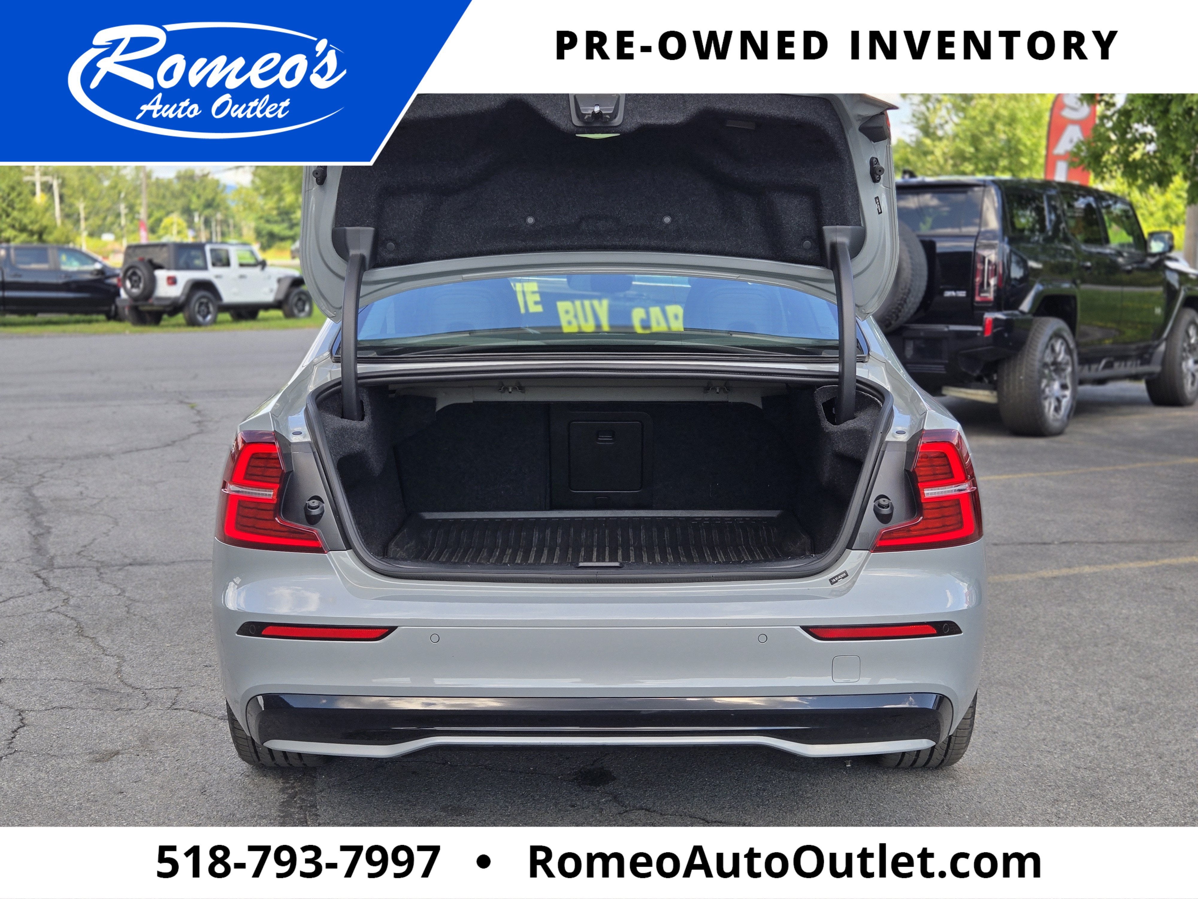 2024 Volvo S60 B5 Plus Dark Theme