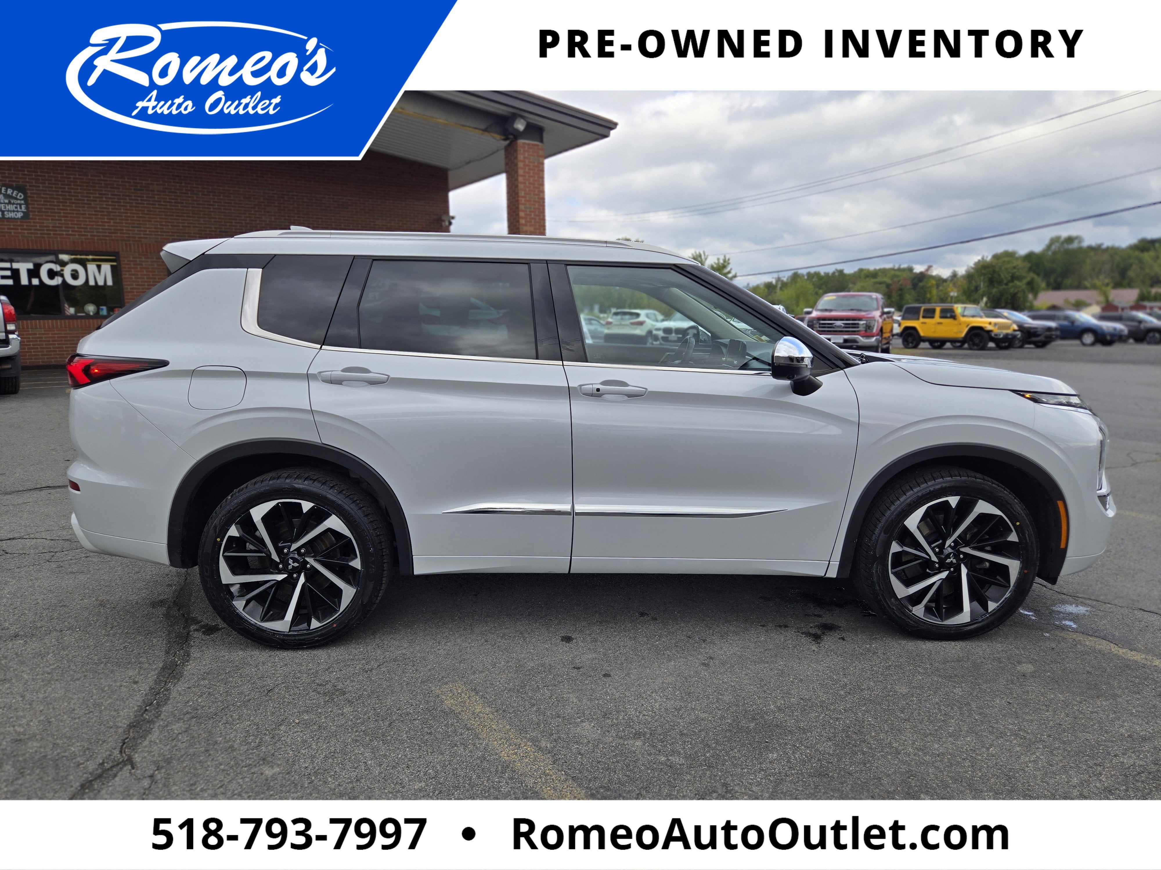 2023 Mitsubishi Outlander SEL - Photo 12