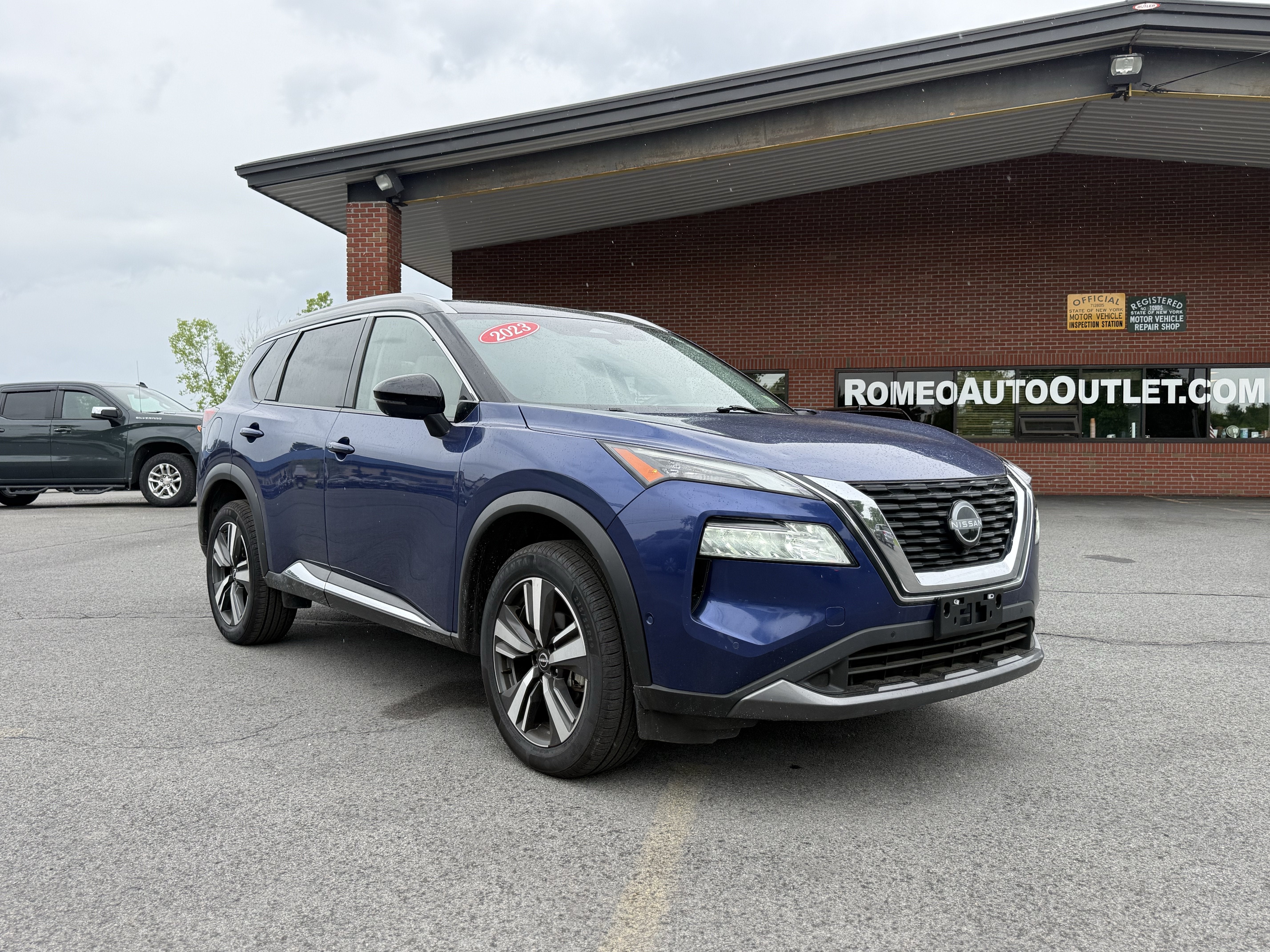 2023 Nissan Rogue SL