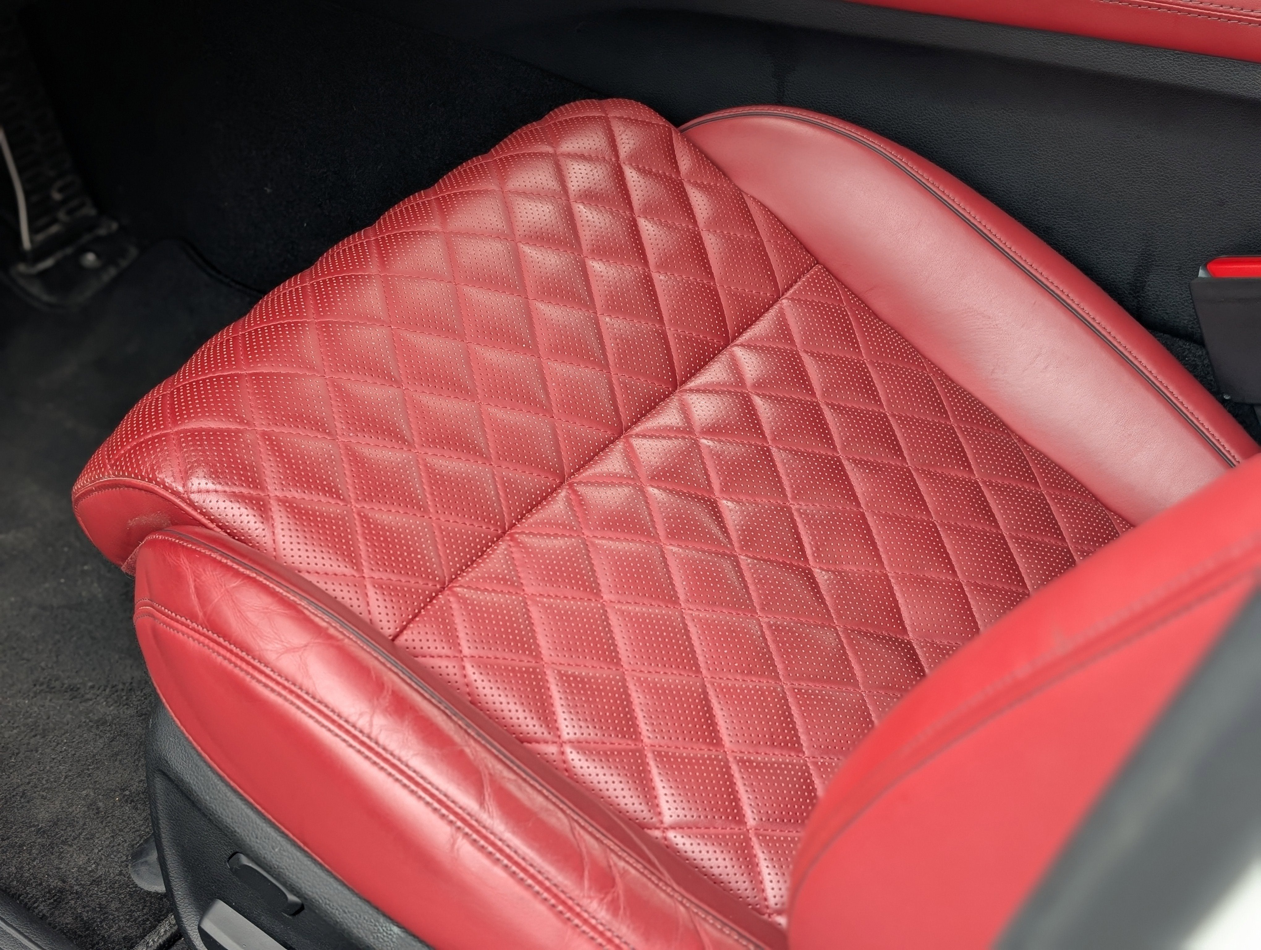 2022 Genesis G70 3.3T Launch Edition