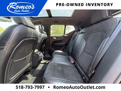2020 Volvo XC40 R-Design