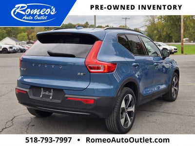 2025 Volvo XC40 B5 Plus Dark Theme