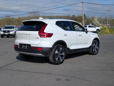2024 Volvo XC40 B5 Plus Bright Theme