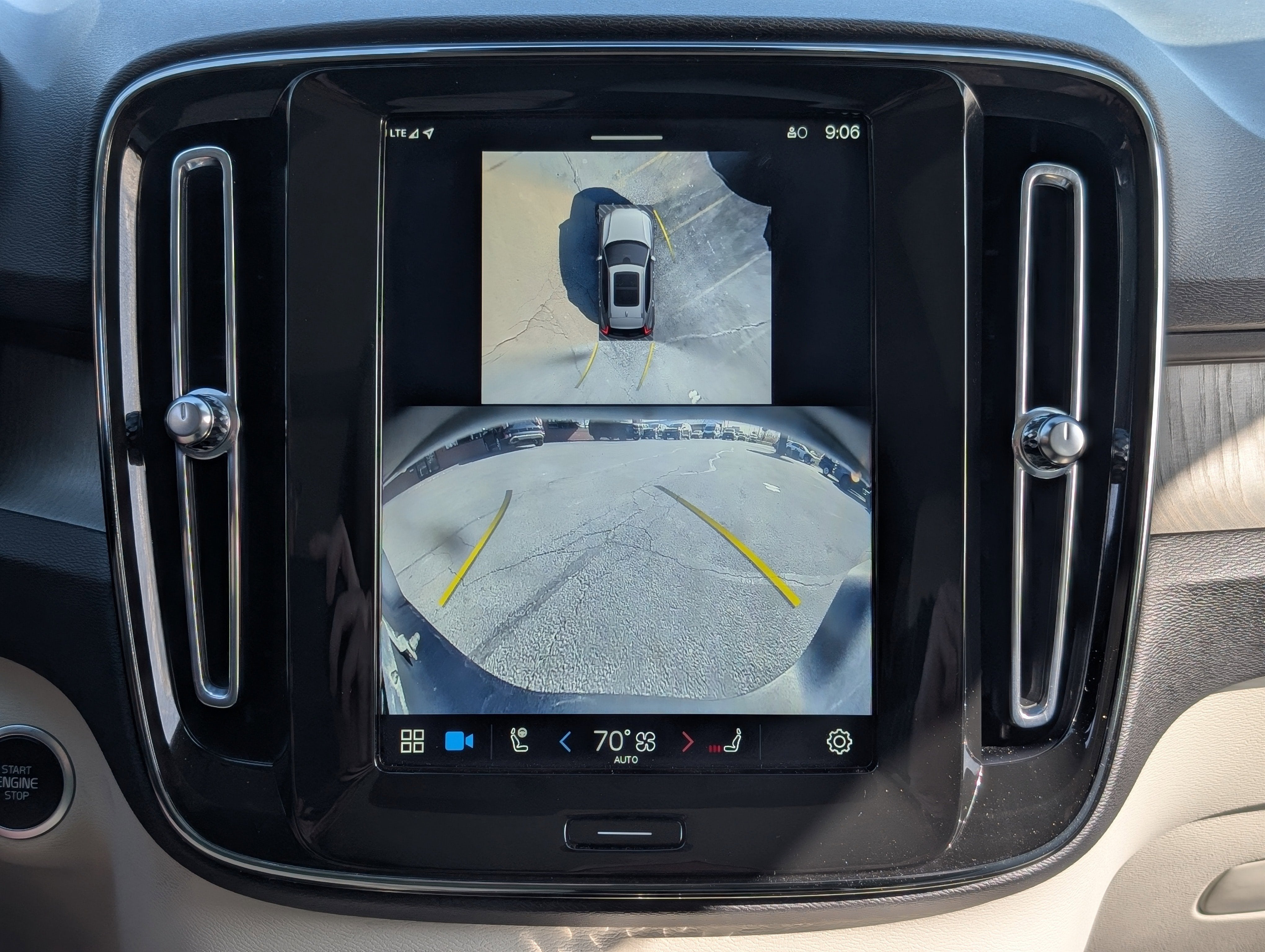 2024 Volvo XC40 B5 Plus Bright Theme