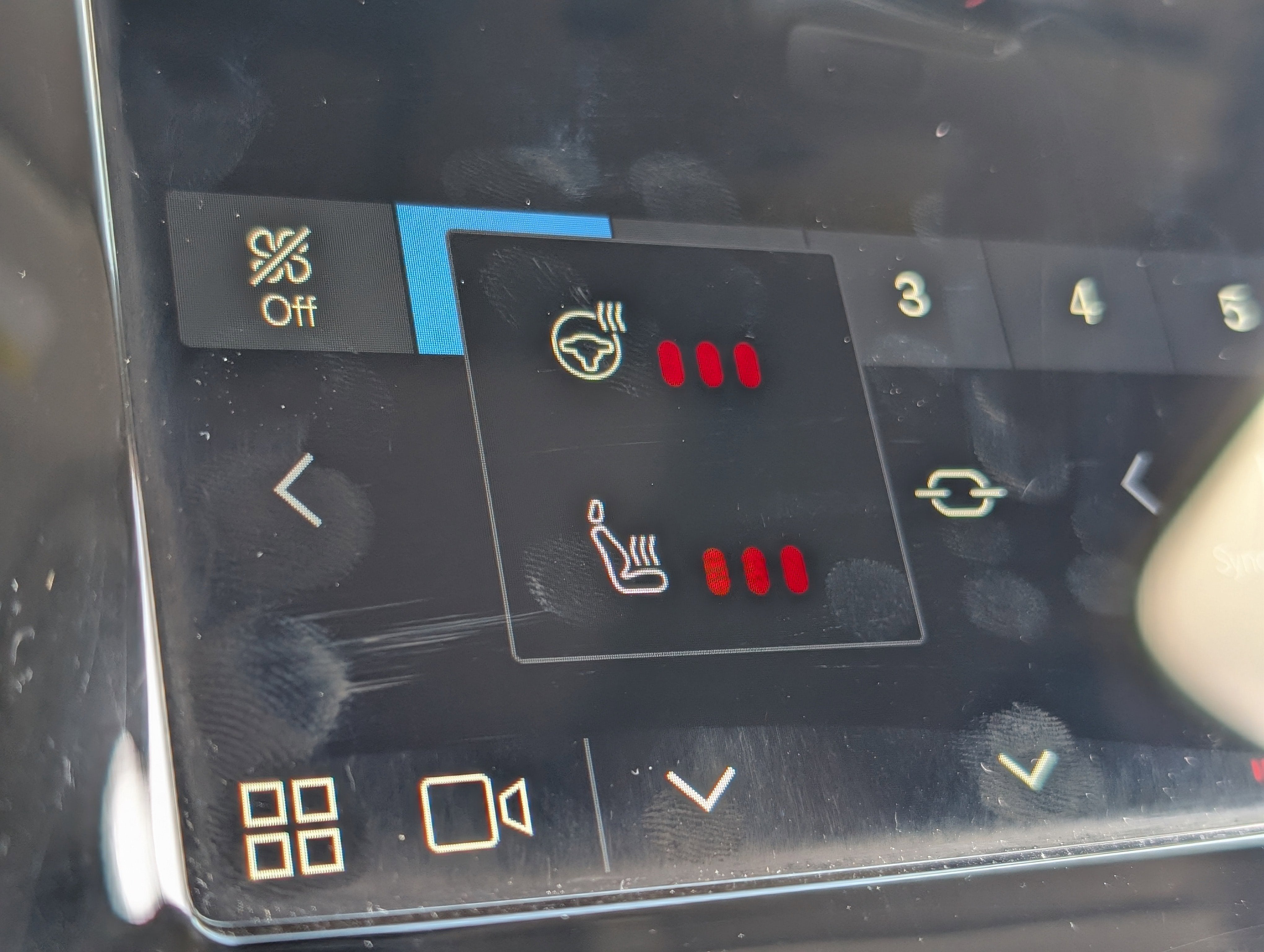 2024 Volvo XC40 B5 Plus Bright Theme