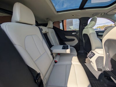 2024 Volvo XC40 B5 Plus Bright Theme