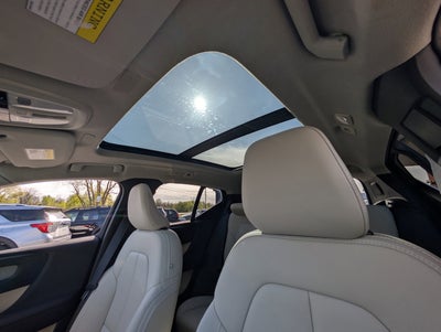 2024 Volvo XC40 B5 Plus Bright Theme