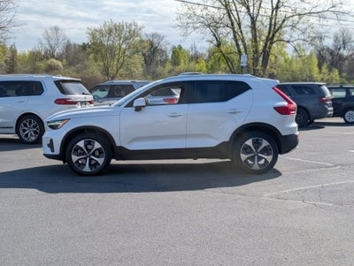 2024 Volvo XC40 B5 Plus Bright Theme