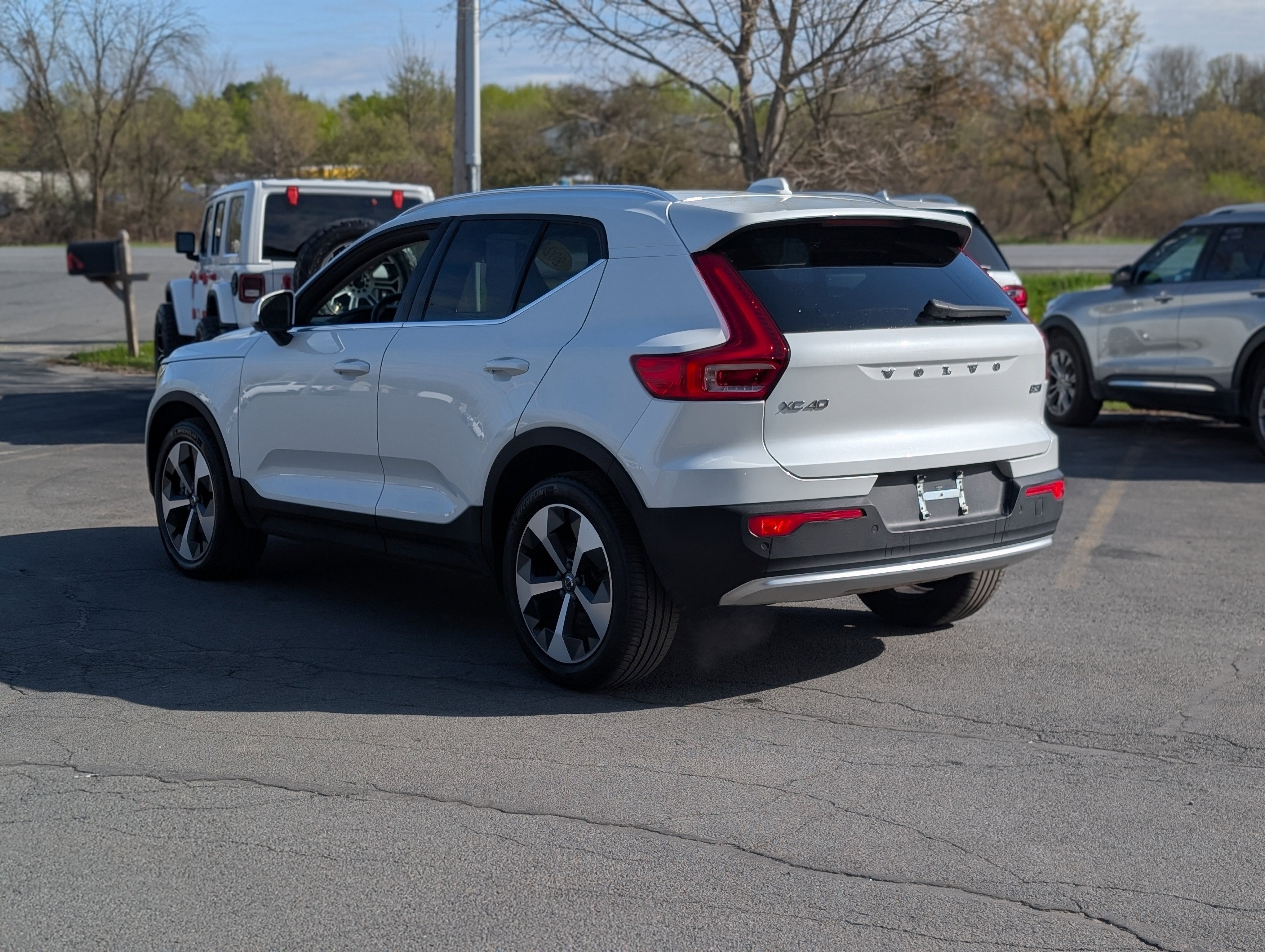 2024 Volvo XC40 B5 Plus Bright Theme