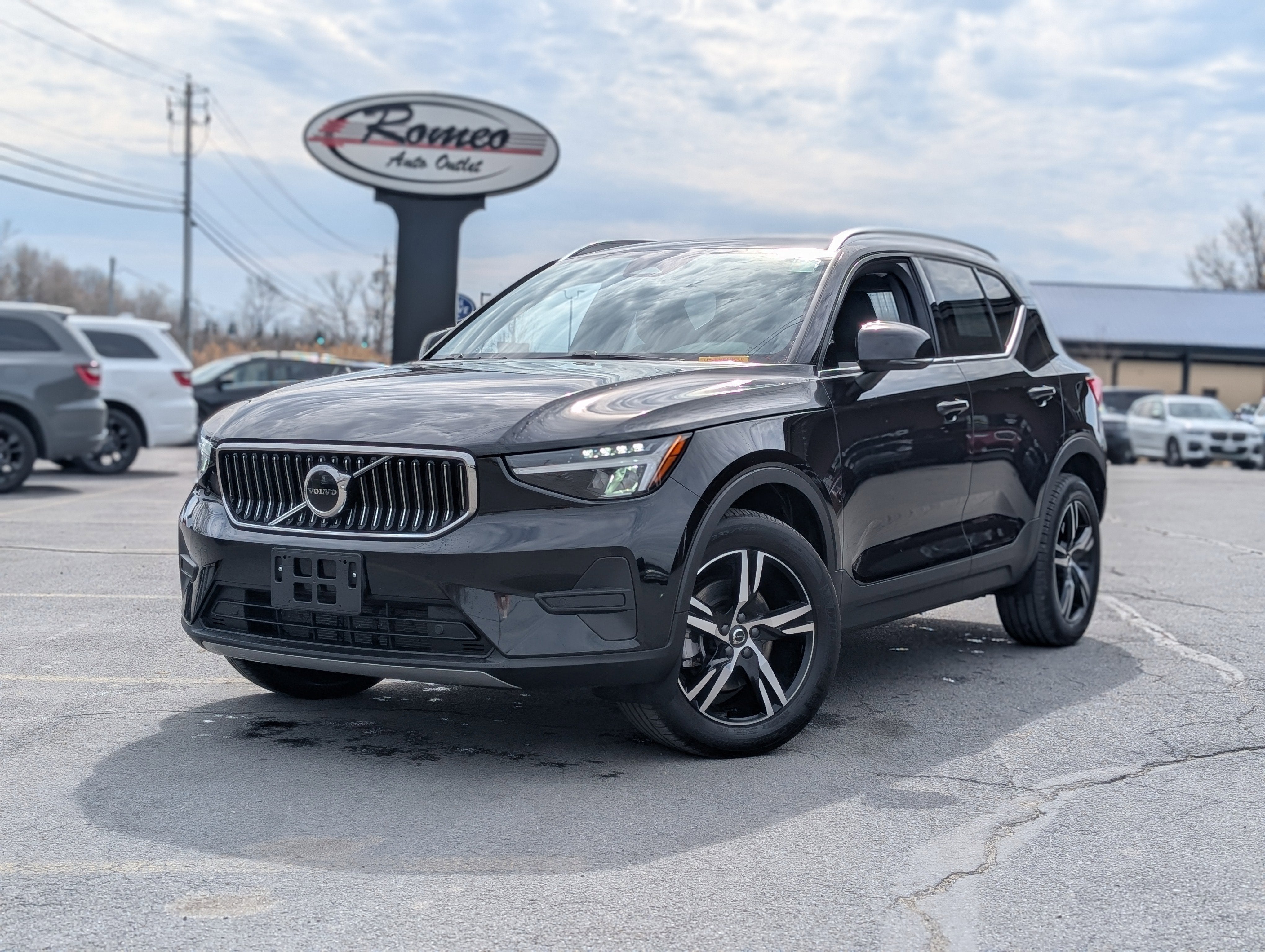 2025 Volvo XC40 B5 Core Bright AWD's photo