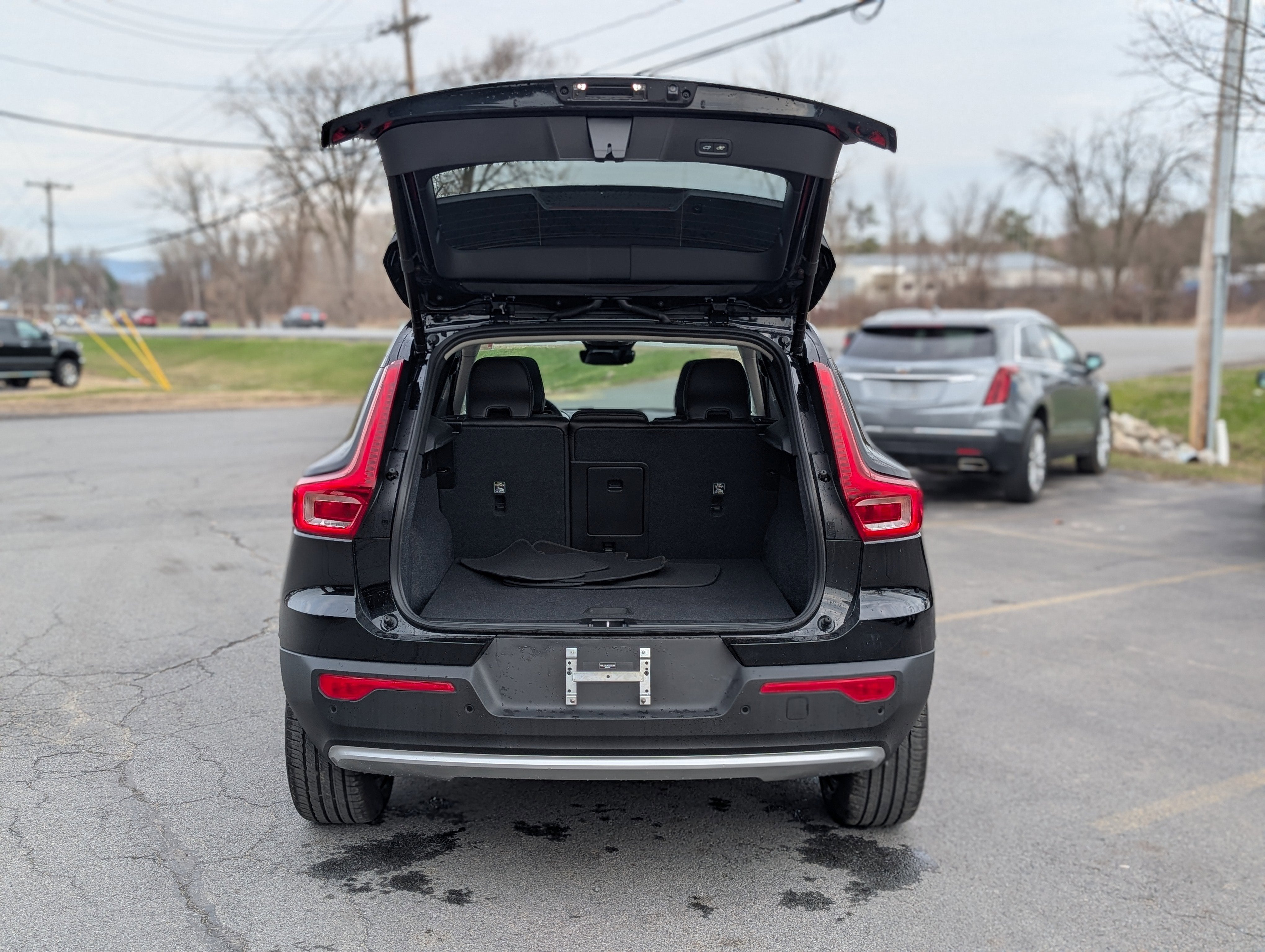 2025 Volvo XC40 B5 Core